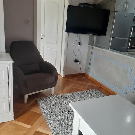 Apartamento Loznicki Stan Na Dan 2 - Stan Na Dan Loznica Exterior foto